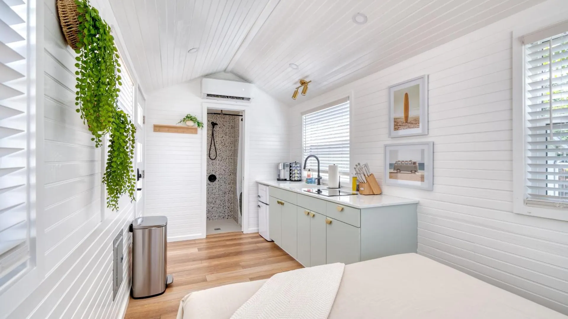 Holiday home Stay Portland Collection - Noir-Emerald Modern Tinylux In Portland